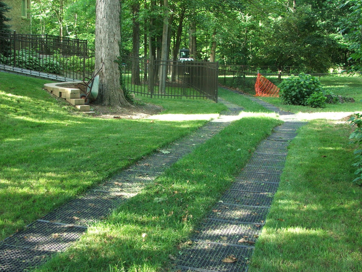 GEORUNNER® Turf Protection Mats Presto Geosystems